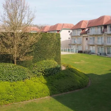 Green Garden Apartment De Haan